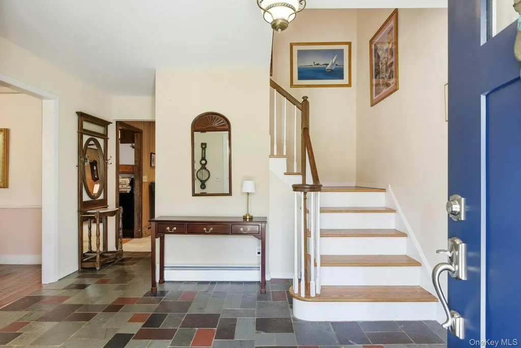 35 East Neck Road Huntington NY 11743