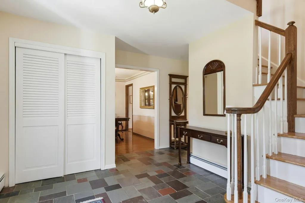 35 East Neck Road Huntington NY 11743