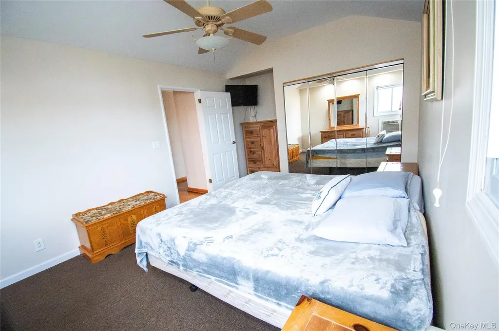 51 E 2nd Street Freeport NY 11520