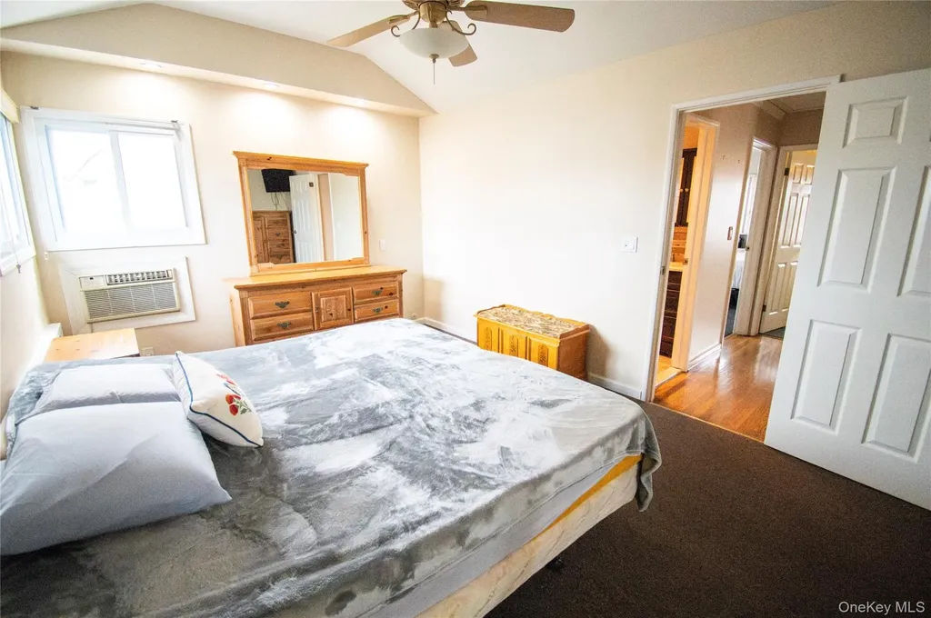 51 E 2nd Street Freeport NY 11520