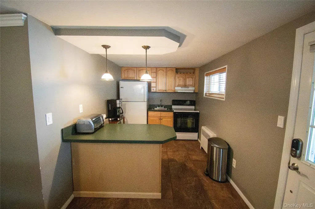 51 E 2nd Street Freeport NY 11520