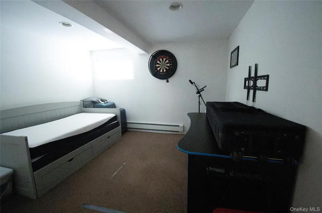 51 E 2nd Street Freeport NY 11520