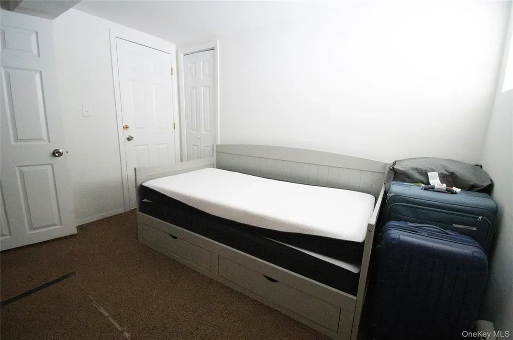 51 E 2nd Street Freeport NY 11520