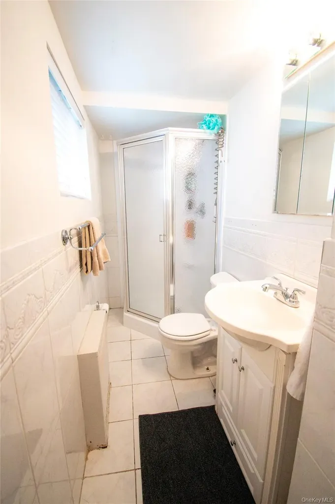 51 E 2nd Street Freeport NY 11520