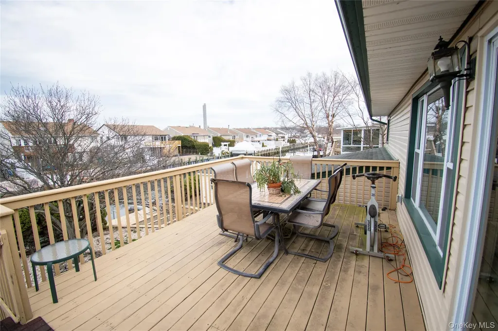 51 E 2nd Street Freeport NY 11520