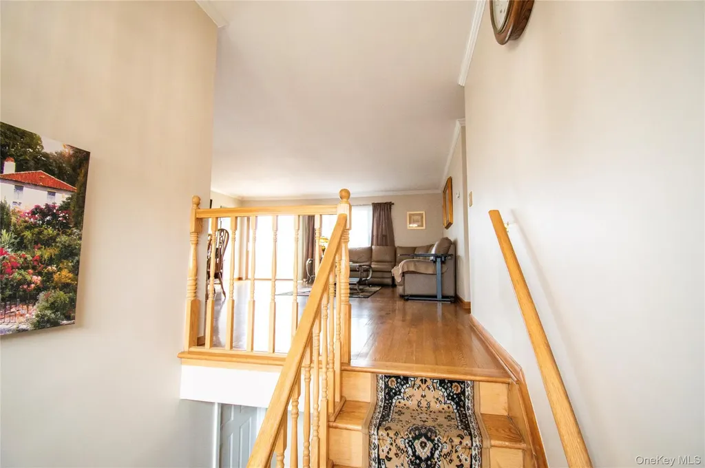 51 E 2nd Street Freeport NY 11520