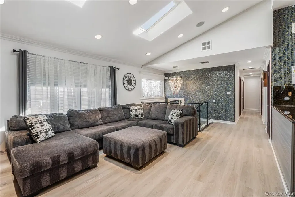 3822 Greentree Drive Oceanside NY 11572