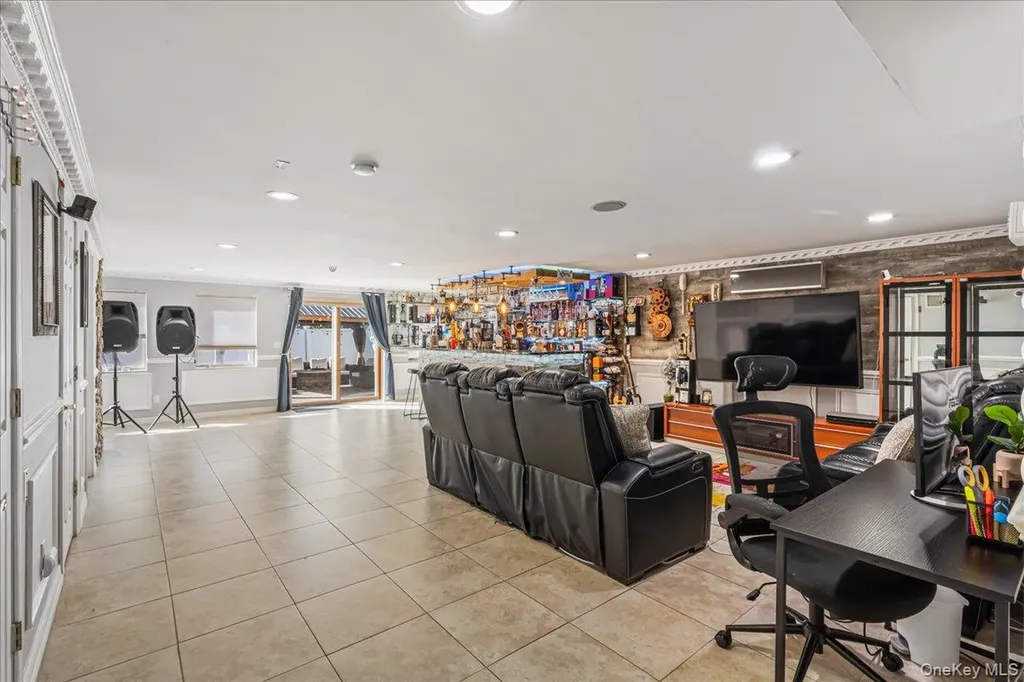3822 Greentree Drive Oceanside NY 11572