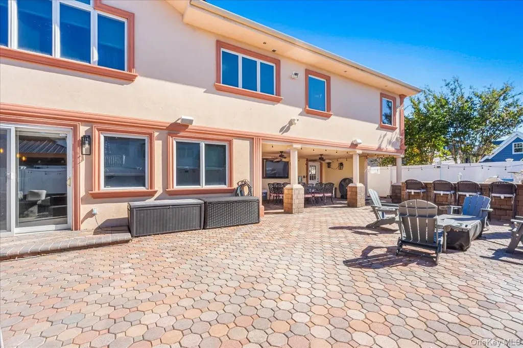 3822 Greentree Drive Oceanside NY 11572
