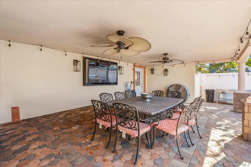 3822 Greentree Drive Oceanside NY 11572