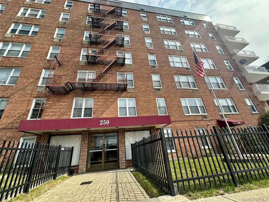250 N Broadway Yonkers NY 10701