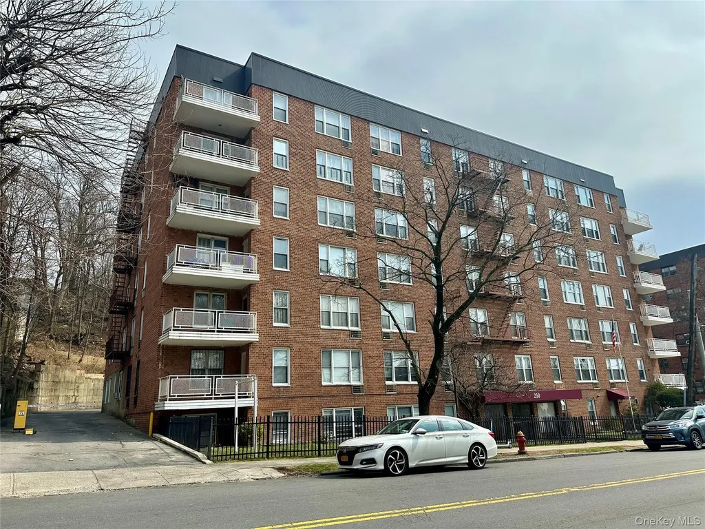 250 N Broadway Yonkers NY 10701