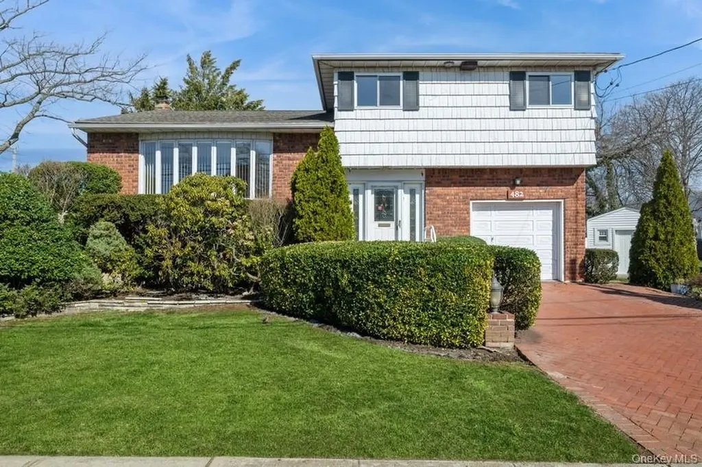 482 Harbor Drive Cedarhurst NY 11516