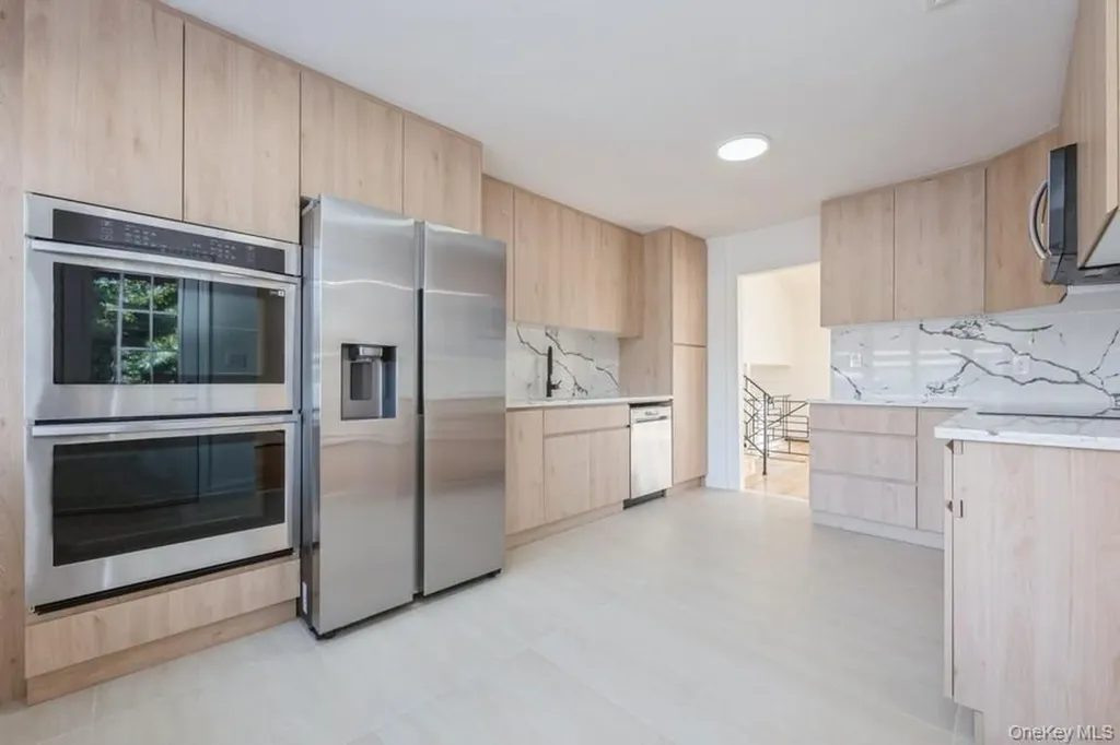482 Harbor Drive Cedarhurst NY 11516