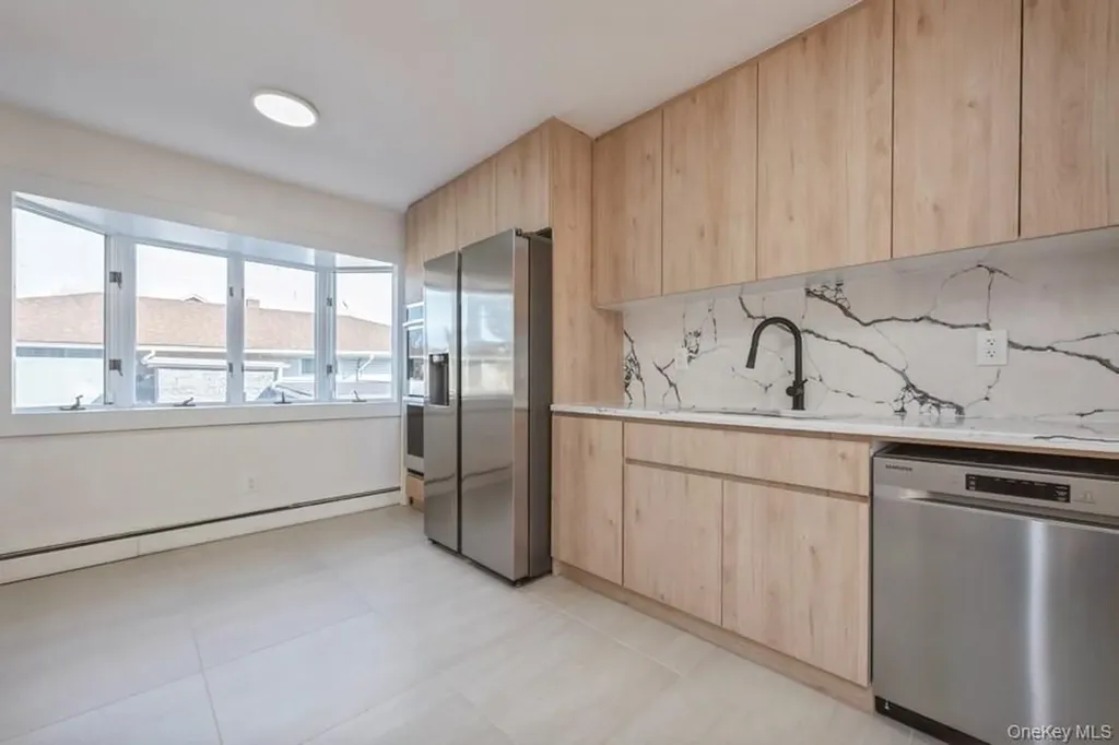 482 Harbor Drive Cedarhurst NY 11516