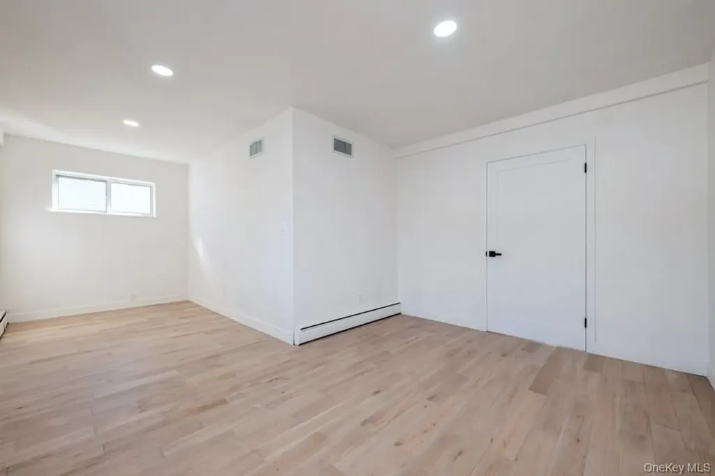 482 Harbor Drive Cedarhurst NY 11516