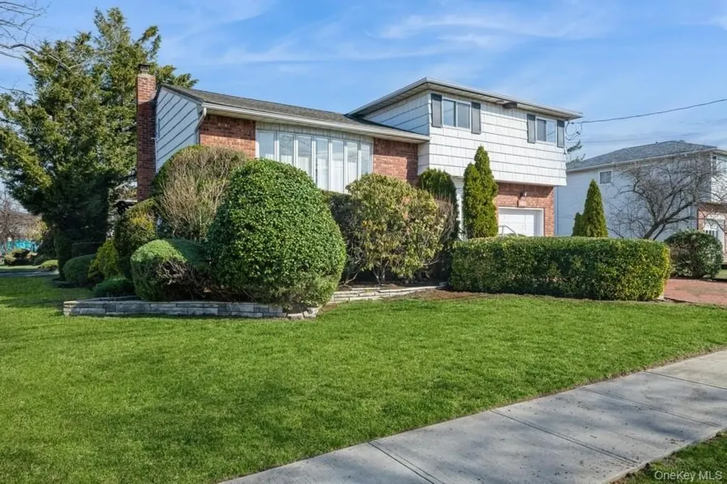 482 Harbor Drive Cedarhurst NY 11516