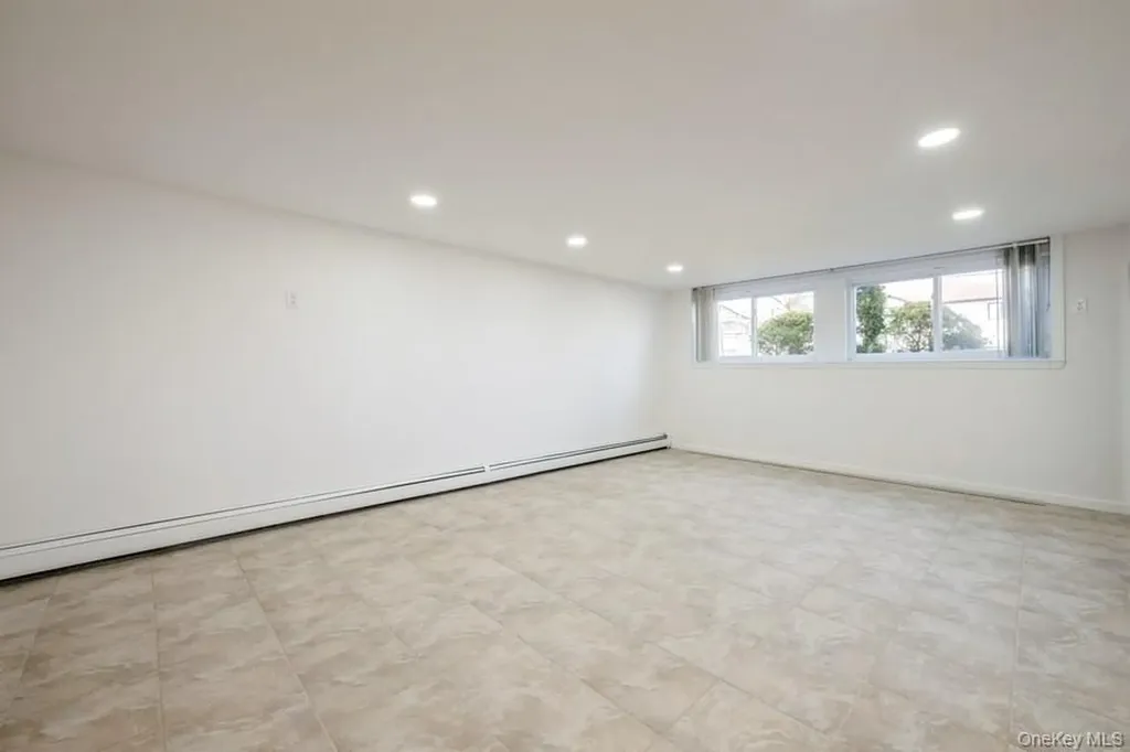 482 Harbor Drive Cedarhurst NY 11516