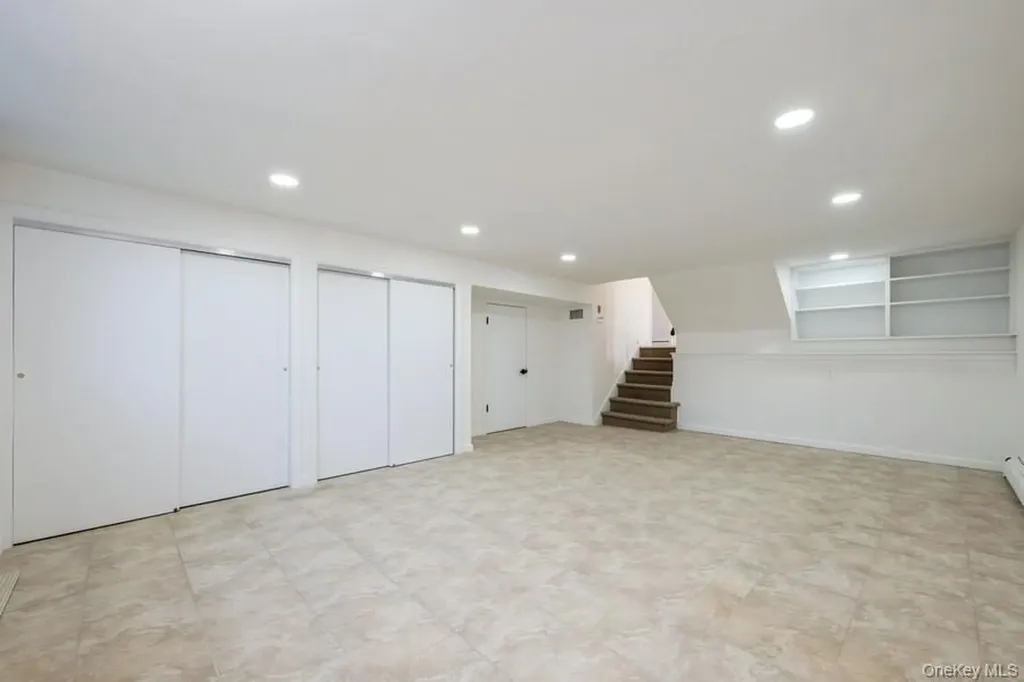 482 Harbor Drive Cedarhurst NY 11516