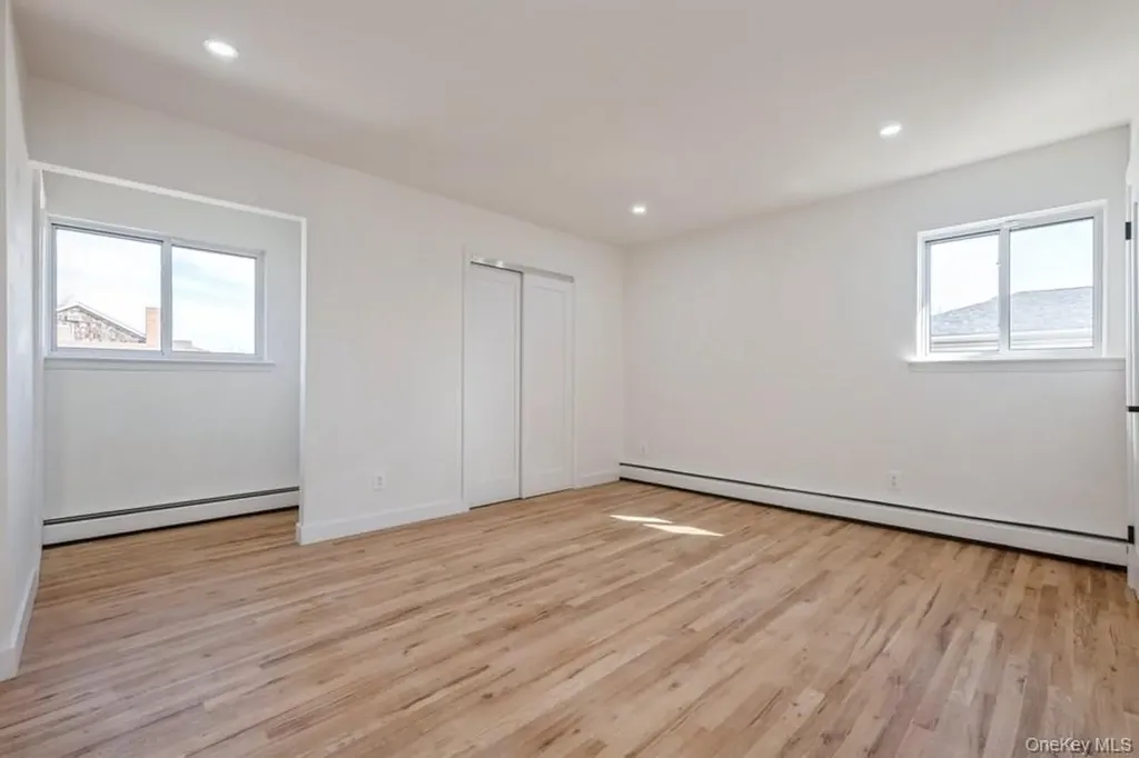 482 Harbor Drive Cedarhurst NY 11516