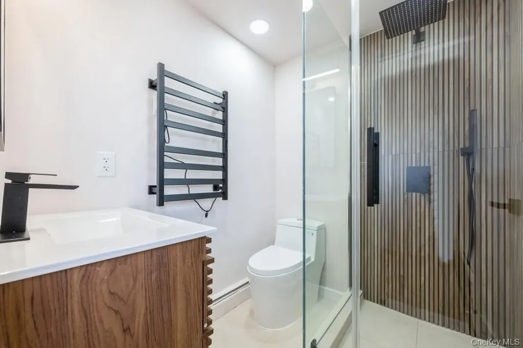482 Harbor Drive Cedarhurst NY 11516