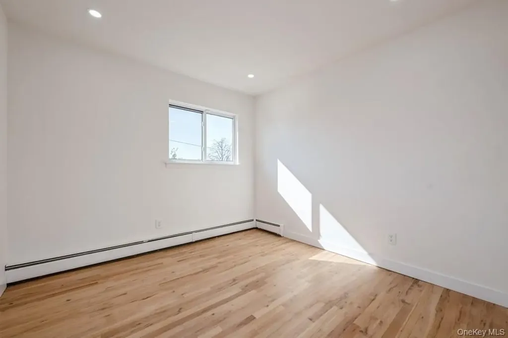 482 Harbor Drive Cedarhurst NY 11516
