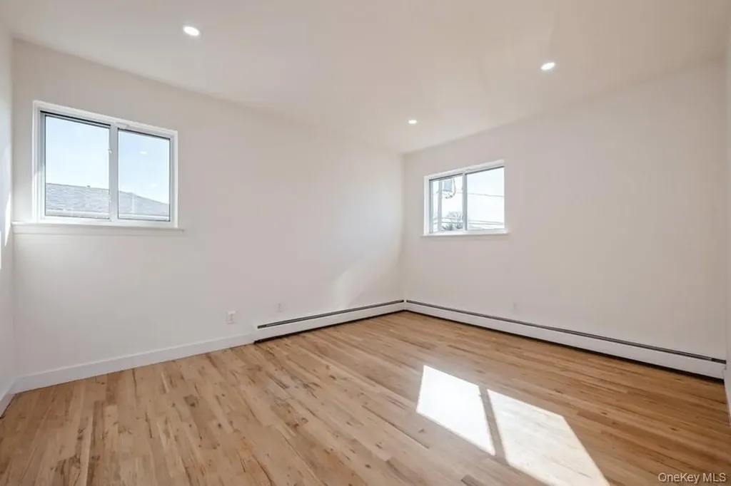 482 Harbor Drive Cedarhurst NY 11516