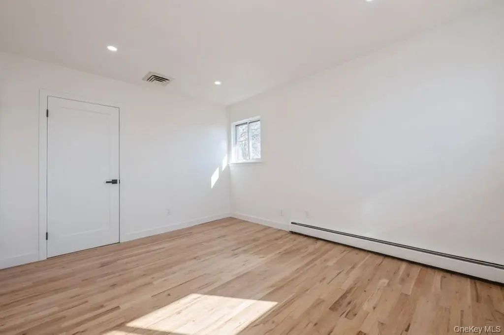 482 Harbor Drive Cedarhurst NY 11516