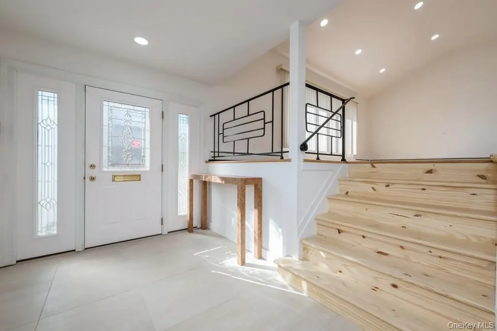 482 Harbor Drive Cedarhurst NY 11516