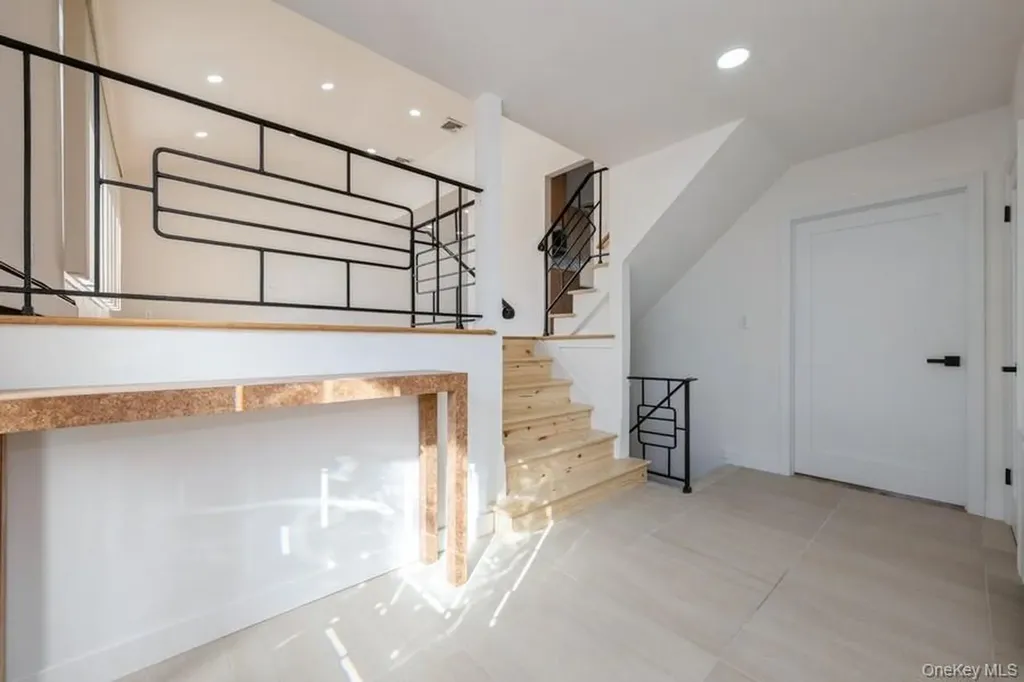 482 Harbor Drive Cedarhurst NY 11516