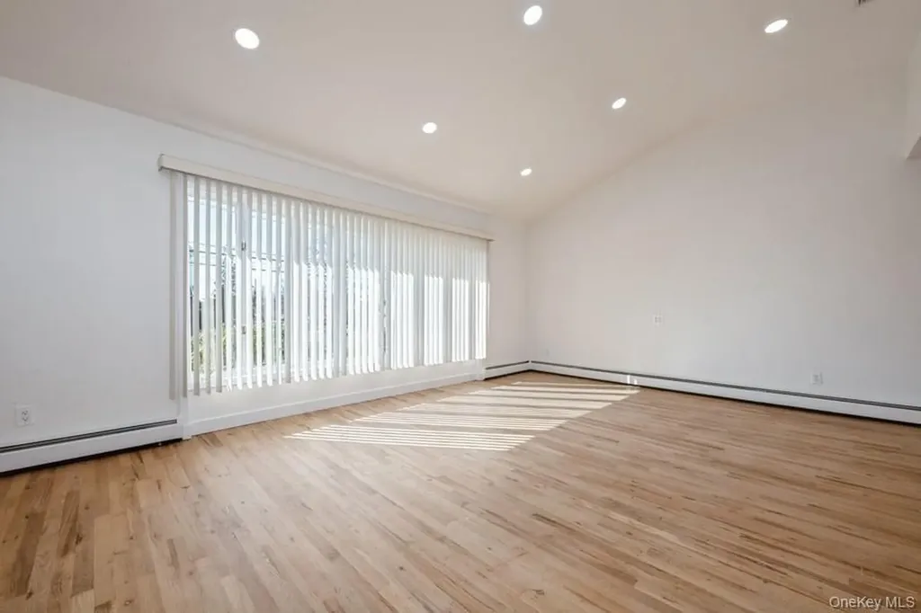 482 Harbor Drive Cedarhurst NY 11516