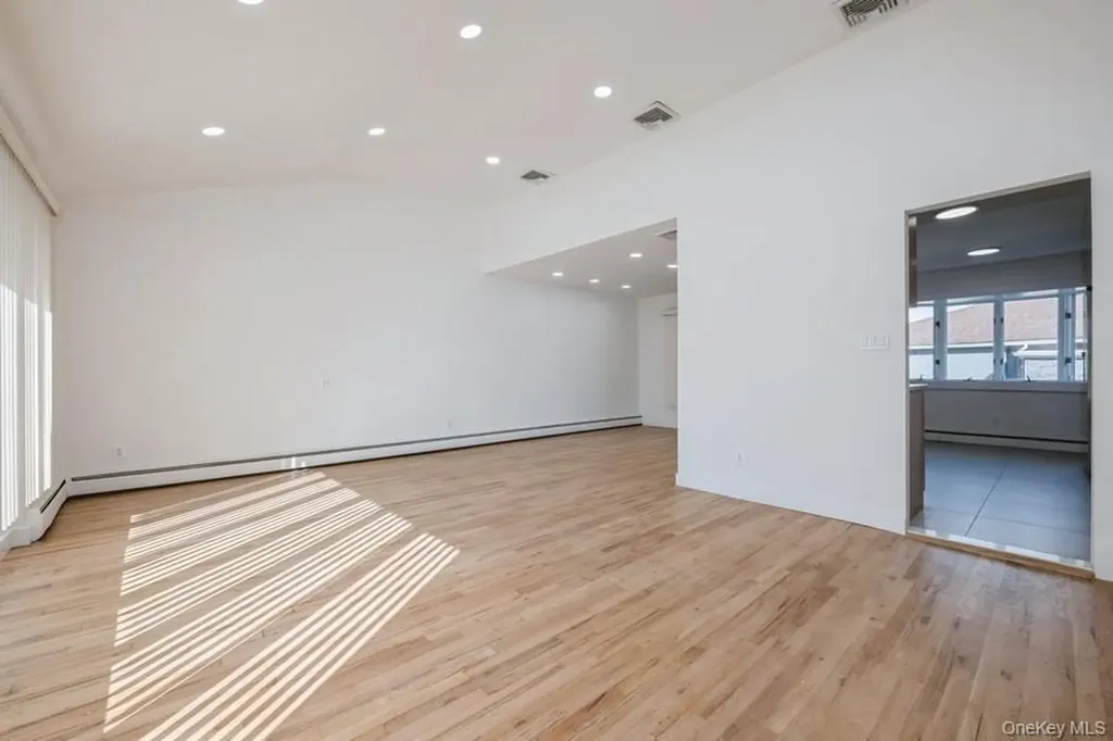 482 Harbor Drive Cedarhurst NY 11516
