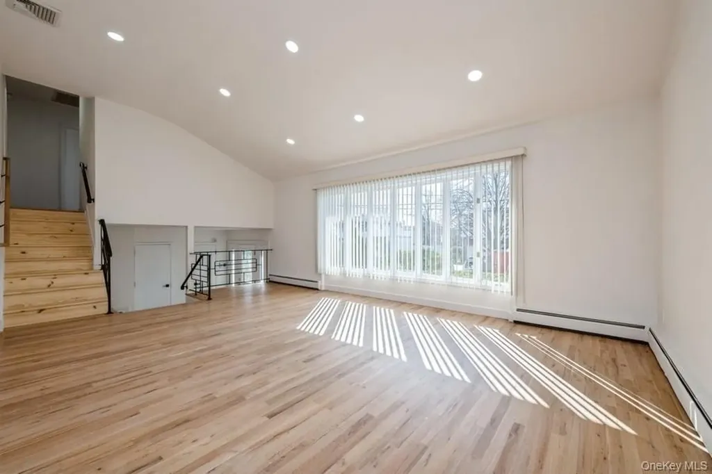 482 Harbor Drive Cedarhurst NY 11516