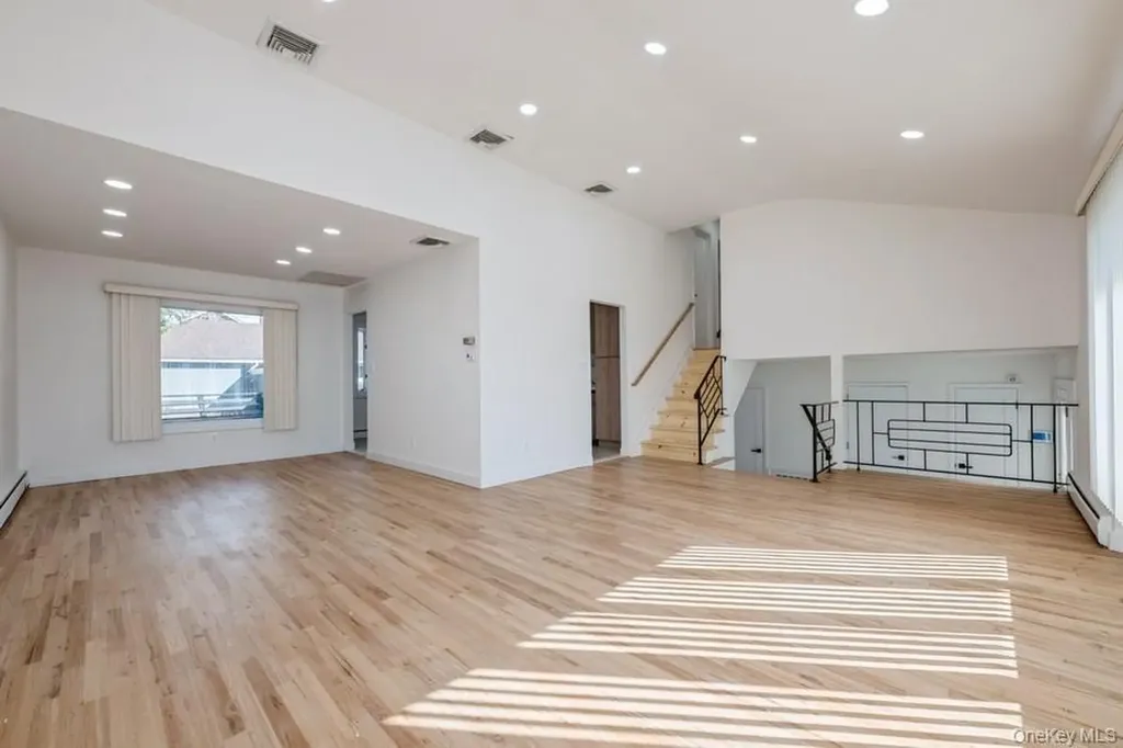 482 Harbor Drive Cedarhurst NY 11516