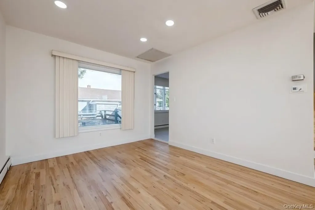 482 Harbor Drive Cedarhurst NY 11516