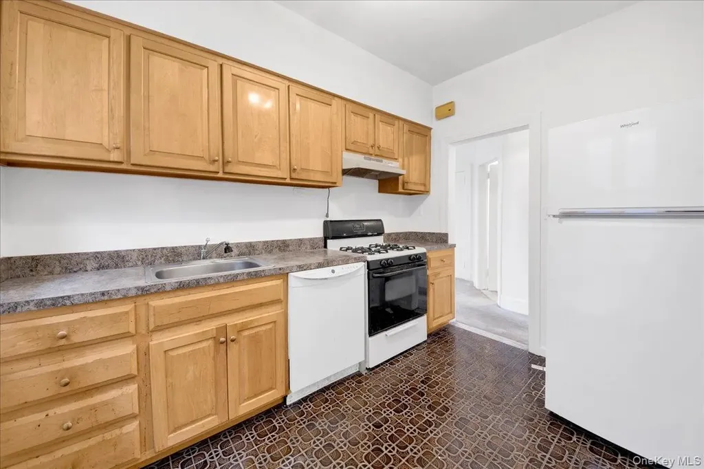 2028 Haight Avenue Bronx NY 10461