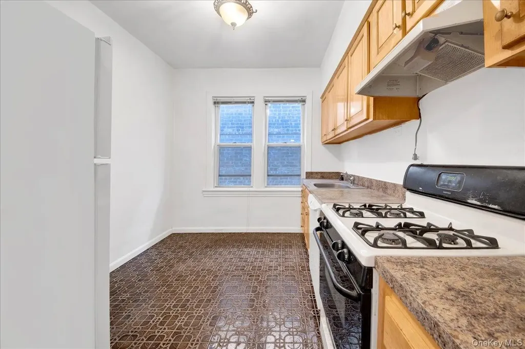 2028 Haight Avenue Bronx NY 10461