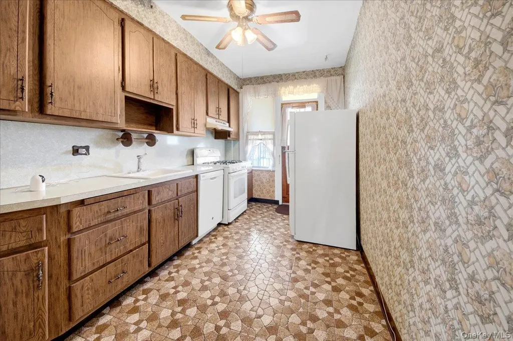 2028 Haight Avenue Bronx NY 10461