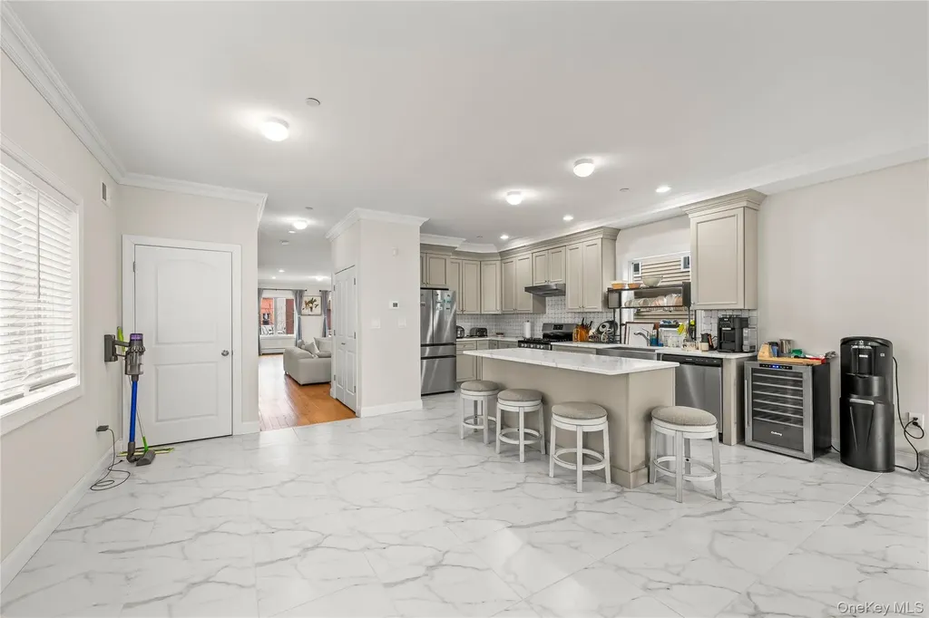 25 Sanford Staten Island NY 10307