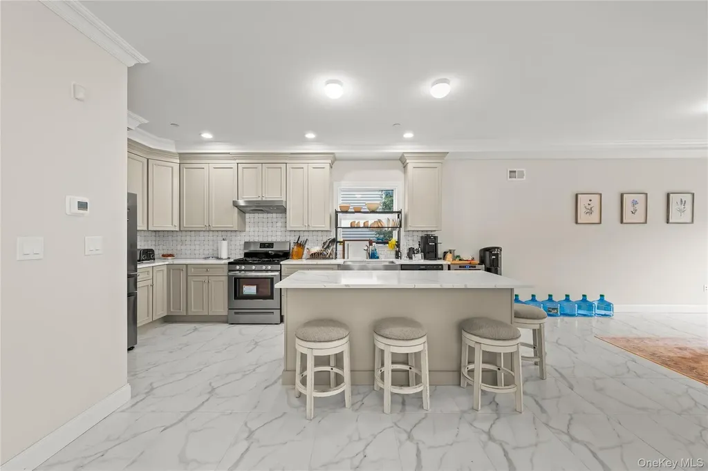 25 Sanford Staten Island NY 10307