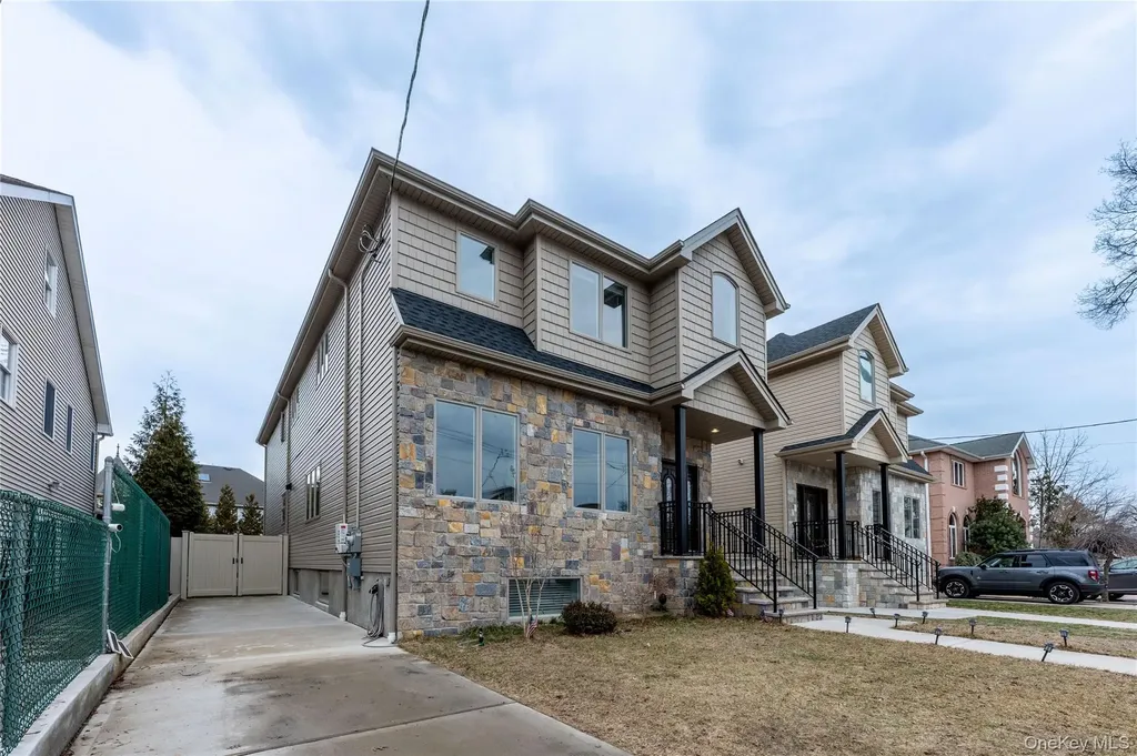 25 Sanford Staten Island NY 10307