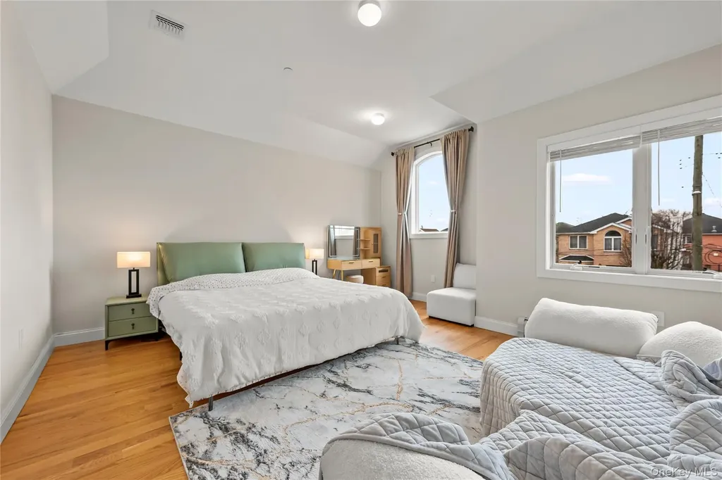 25 Sanford Staten Island NY 10307
