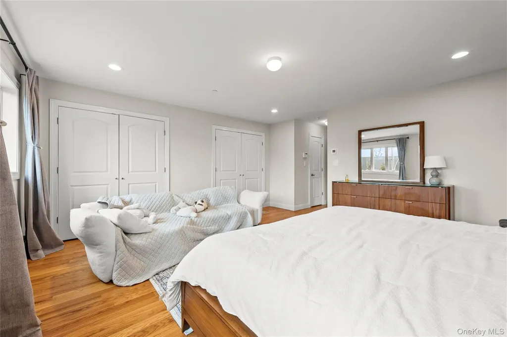 25 Sanford Staten Island NY 10307
