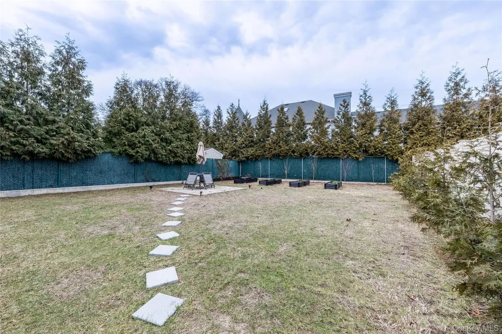 25 Sanford Staten Island NY 10307