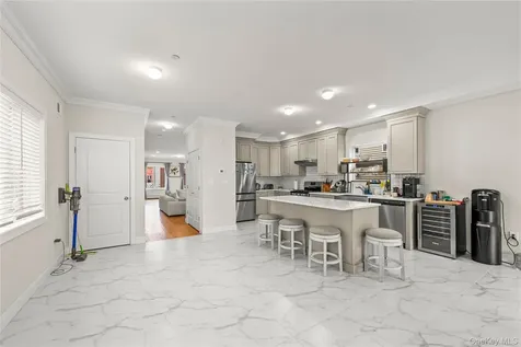 25 Sanford Staten Island NY 10307