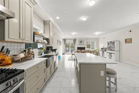 25 Sanford Staten Island NY 10307