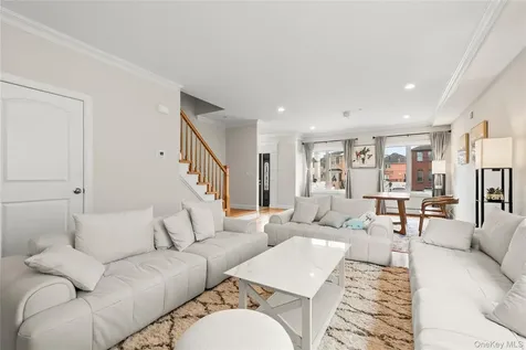 25 Sanford Staten Island NY 10307