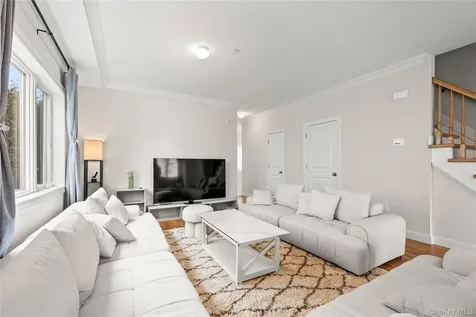 25 Sanford Staten Island NY 10307