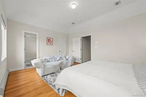 25 Sanford Staten Island NY 10307