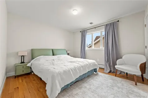 25 Sanford Staten Island NY 10307